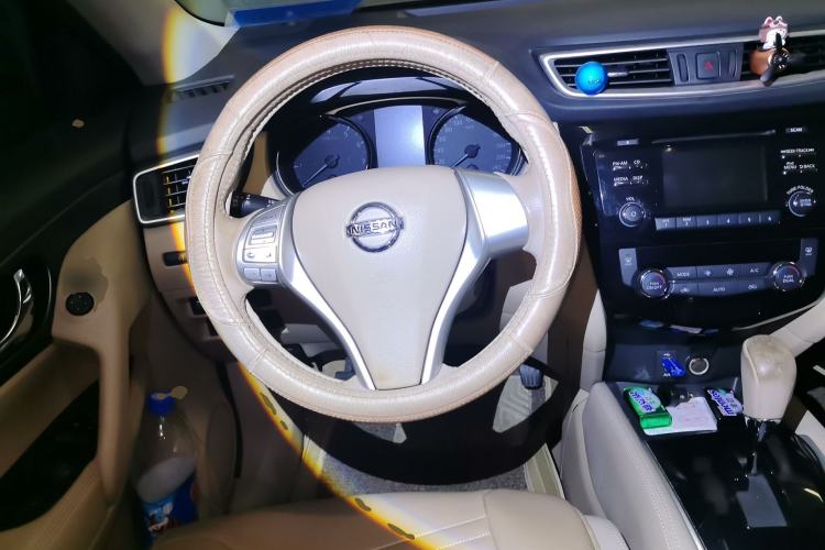 Used Nissan X-Trail 2014 2.0L CVT Comfort Edition 2WD Steering Wheel