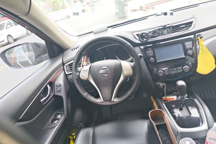 Used Nissan X-Trail 2014 2.0L CVT Comfort Edition 2WD Steering Wheel