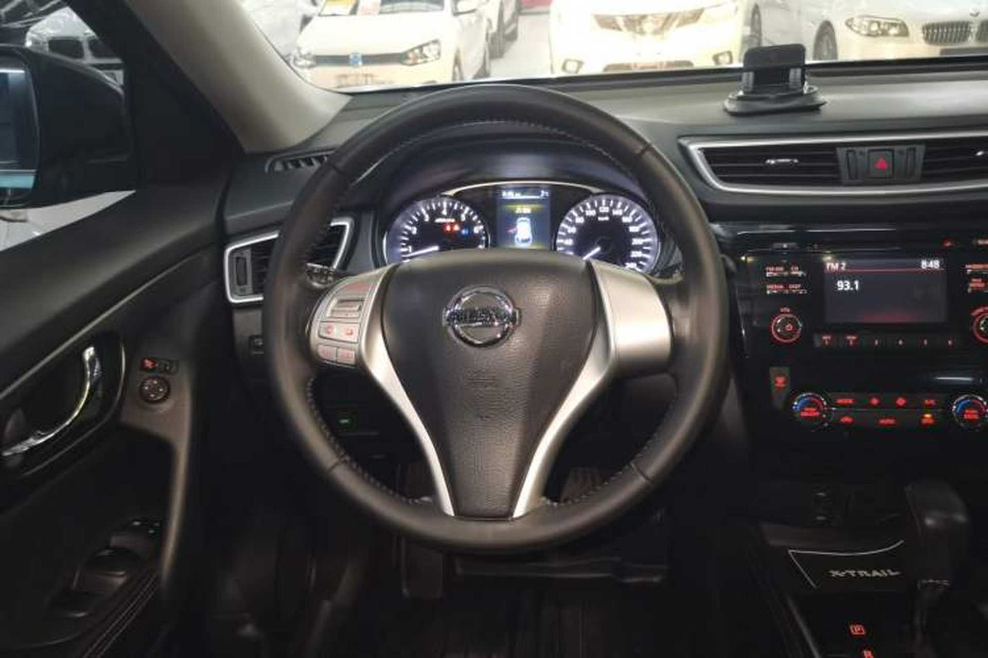 Used Nissan X-Trail 2014 2.0L CVT Comfort Edition 2WD Steering Wheel