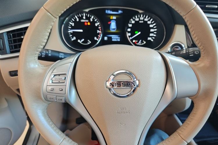 Used Nissan X-Trail 2014 2.0L CVT Comfort Edition 2WD Steering Wheel