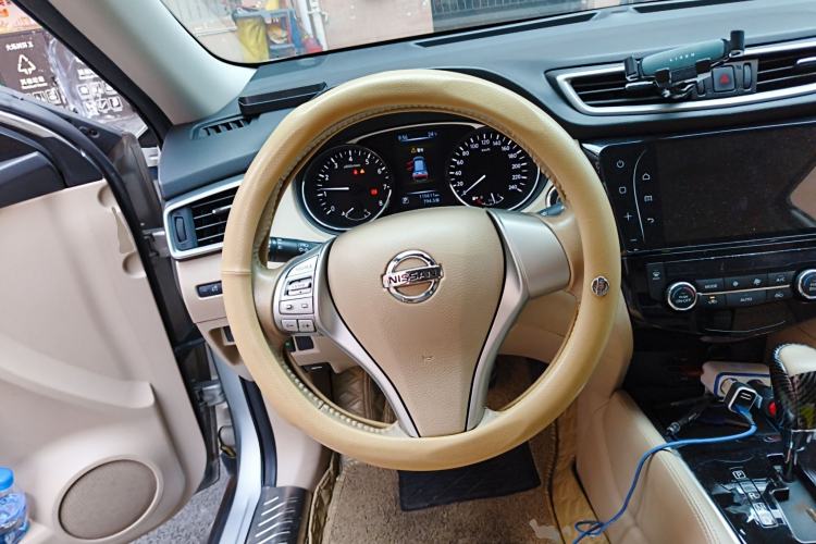 Used Nissan X-Trail 2014 2.0L CVT Comfort Edition 2WD Steering Wheel