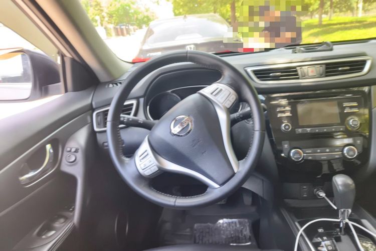 Used Nissan X-Trail 2014 2.0L CVT Comfort Edition 2WD Steering Wheel
