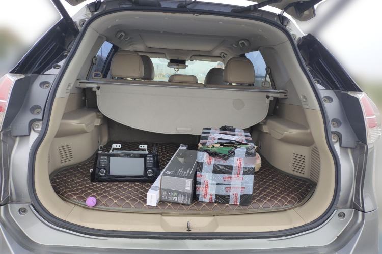 Used Nissan X-Trail 2014 2.5L CVT Ultimate Edition 4WD Trunk