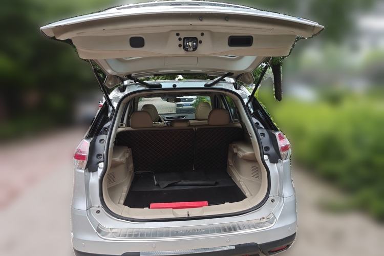 Used Nissan X-Trail 2014 2.0L CVT Comfort Edition 2WD Trunk