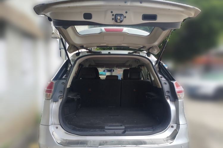 Used Nissan X-Trail 2014 2.0L CVT Comfort Edition 2WD Trunk