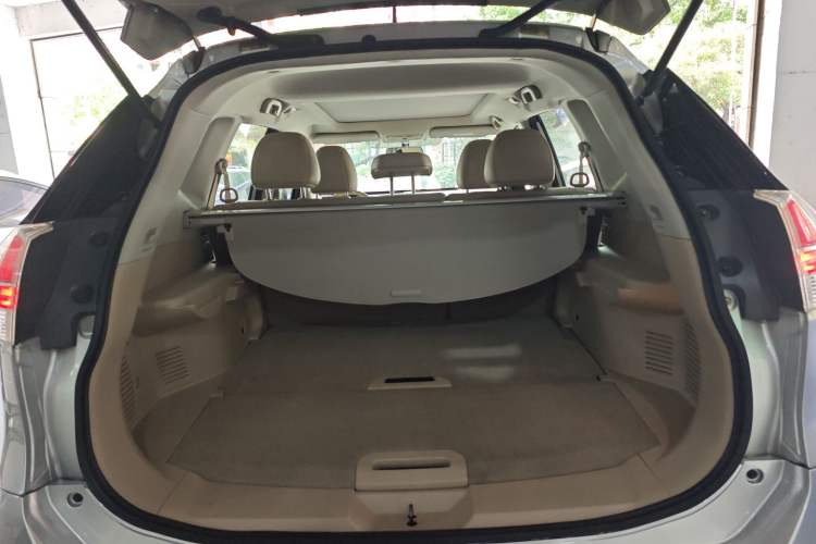 Used Nissan X-Trail 2014 2.0L CVT Comfort Edition 2WD Trunk