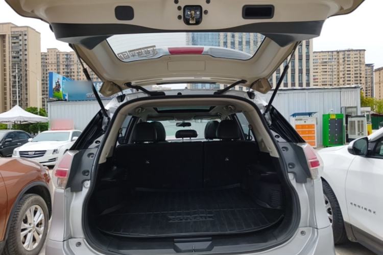 Used Nissan X-Trail 2014 2.0L CVT Comfort Edition 2WD Trunk