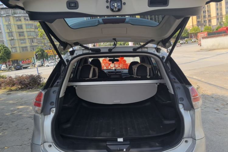 Used Nissan X-Trail 2014 2.5L CVT Luxury Edition 4WD Trunk