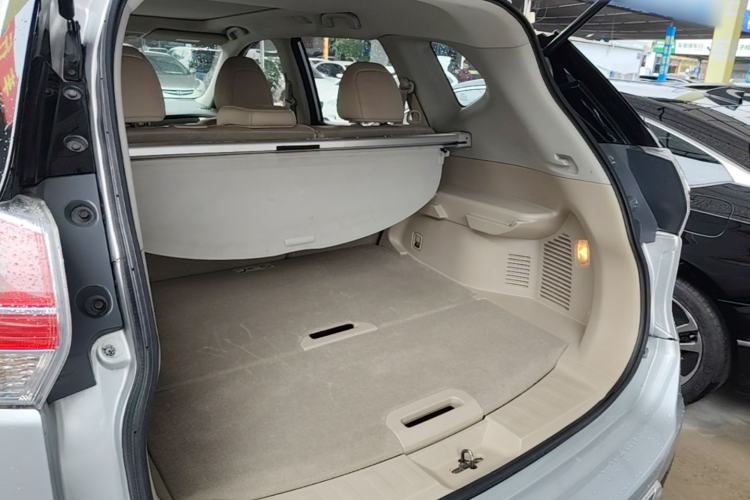Used Nissan X-Trail 2014 2.0L CVT Comfort Edition 2WD Trunk