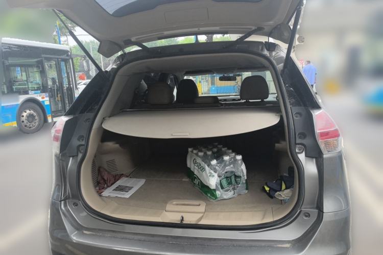 Used Nissan X-Trail 2014 2.5L CVT Leading Edition 4WD Trunk