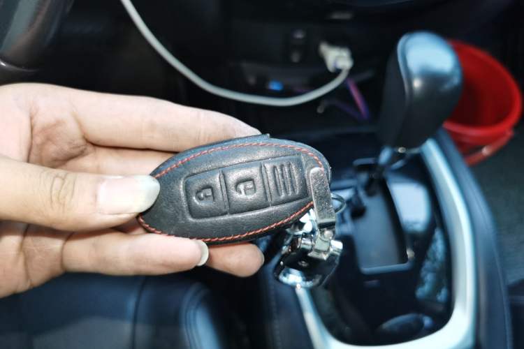 Used Nissan X-Trail 2014 2.0L CVT Comfort Edition 2WD Vehicle Key