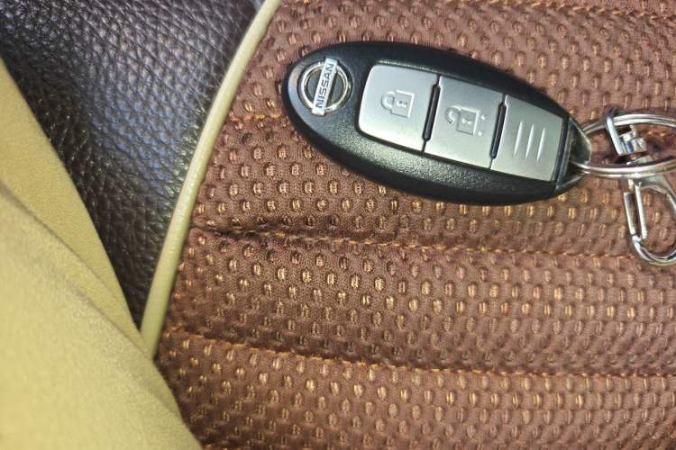 Used Nissan X-Trail 2014 2.0L CVT Comfort Edition 2WD Vehicle Key