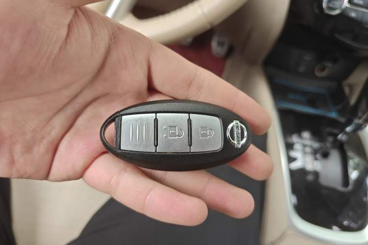 Used Nissan X-Trail 2014 2.0L CVT Comfort Edition 2WD Vehicle Key