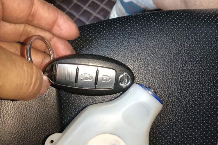Used Nissan X-Trail 2014 2.0L CVT Comfort Edition 2WD Vehicle Key