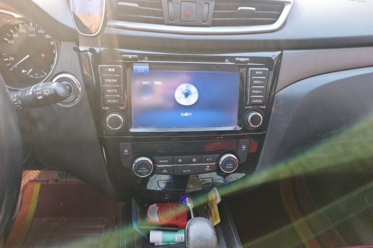 Used Nissan X-Trail 2014 2.0L CVT Comfort Edition 2WD Audio And AC Panel