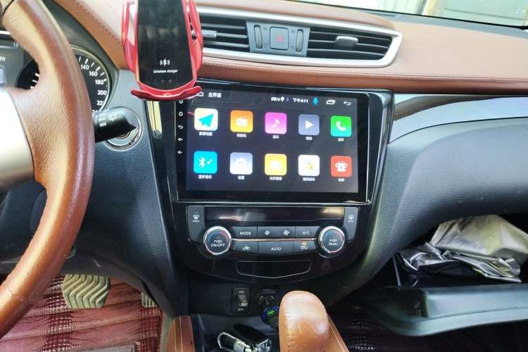 Used Nissan X-Trail 2014 2.0L CVT Comfort Edition 2WD Audio And AC Panel