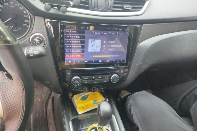Used Nissan X-Trail 2014 2.0L CVT Comfort Edition 2WD Audio And AC Panel