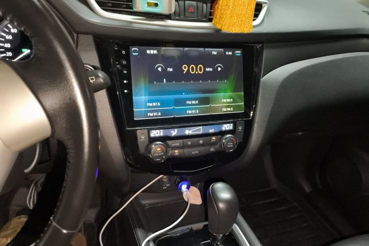 Used Nissan X-Trail 2014 2.0L CVT Comfort Edition 2WD Audio And AC Panel