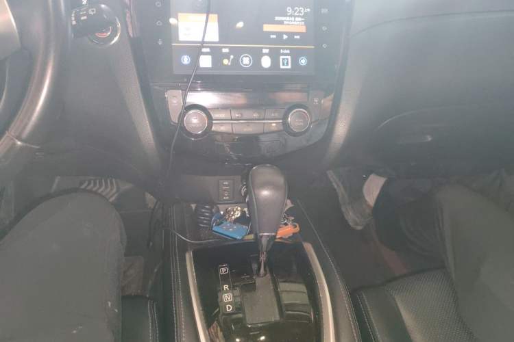 Used Nissan X-Trail 2014 2.0L CVT Comfort Edition 2WD Audio And AC Panel