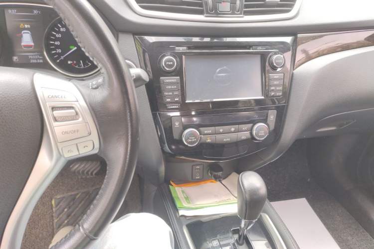 Used Nissan X-Trail 2014 2.5L CVT Ultimate Edition 4WD Audio And AC Panel