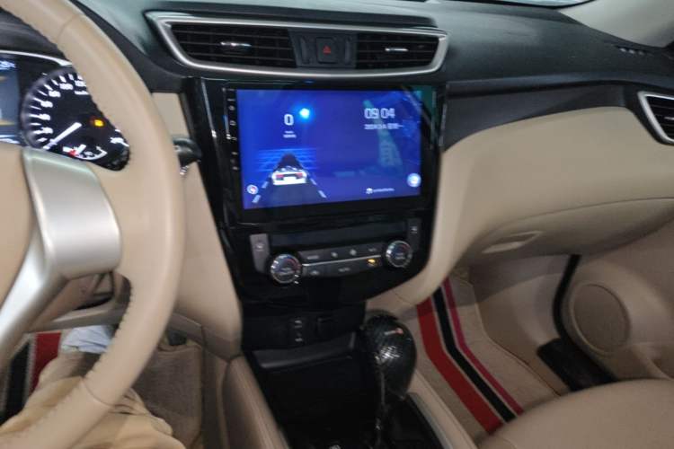 Used Nissan X-Trail 2014 2.0L CVT Comfort Edition 2WD Audio And AC Panel