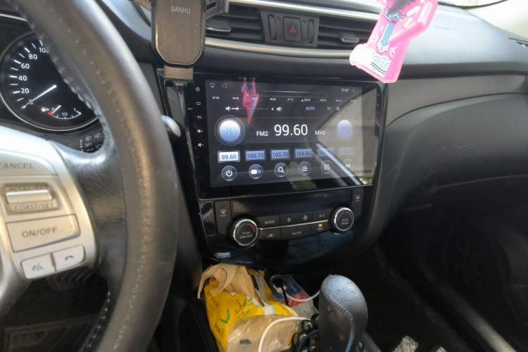 Used Nissan X-Trail 2014 2.0L CVT Comfort Edition 2WD Audio And AC Panel
