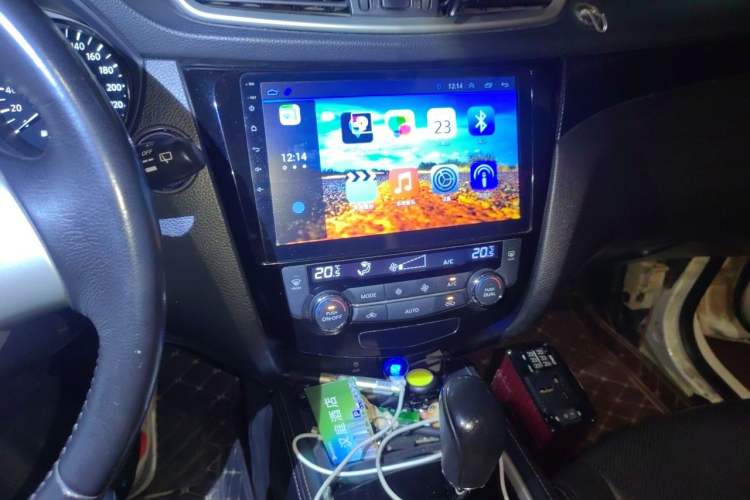 Used Nissan X-Trail 2014 2.5L CVT Luxury Edition 4WD Audio And AC Panel
