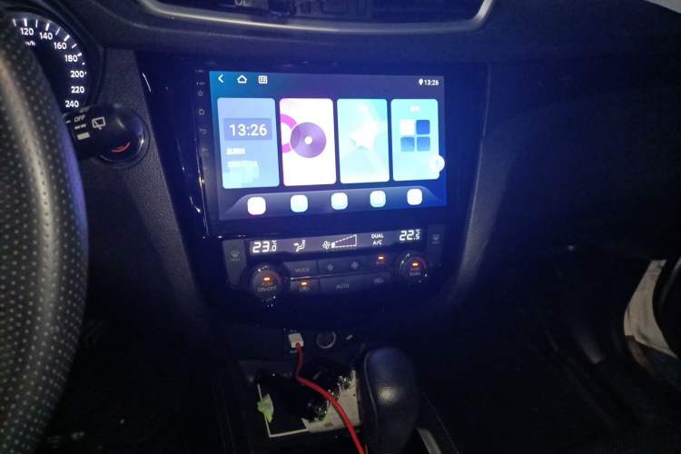 Used Nissan X-Trail 2014 2.0L CVT Comfort Edition 2WD Audio And AC Panel