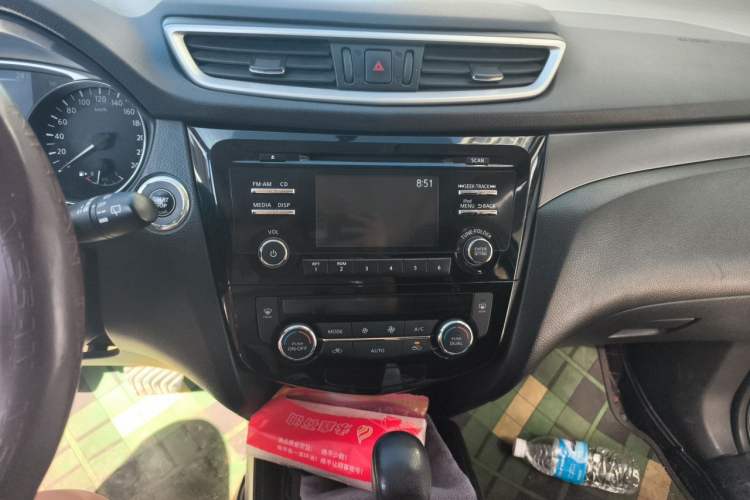 Used Nissan X-Trail 2014 2.0L CVT Comfort Edition 2WD Audio And AC Panel