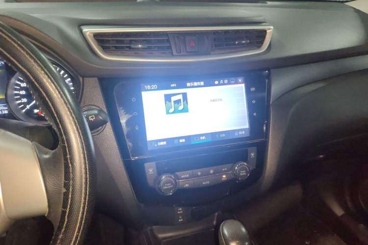 Used Nissan X-Trail 2014 2.0L CVT Comfort Edition 2WD Audio And AC Panel