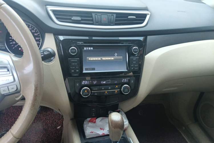 Used Nissan X-Trail 2014 2.0L CVT Smart Edition 2WD Audio And AC Panel