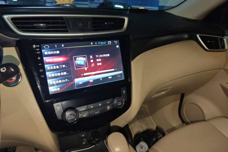 Used Nissan X-Trail 2014 2.0L CVT Comfort Edition 2WD Audio And AC Panel