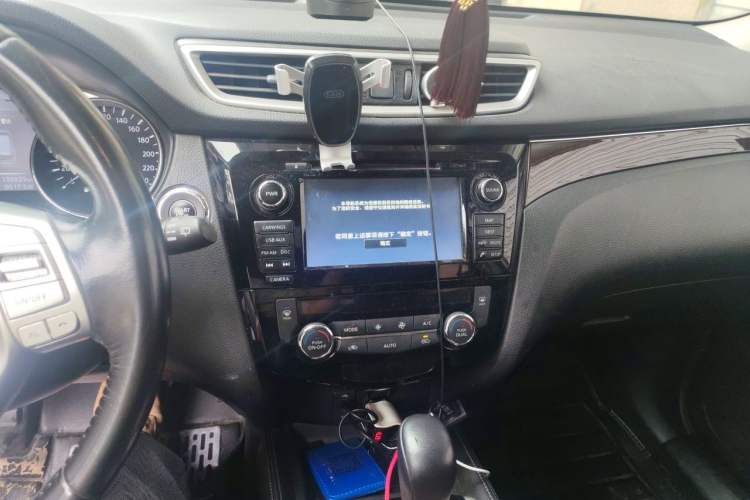 Used Nissan X-Trail 2014 2.5L CVT Ultimate Edition 4WD Audio And AC Panel