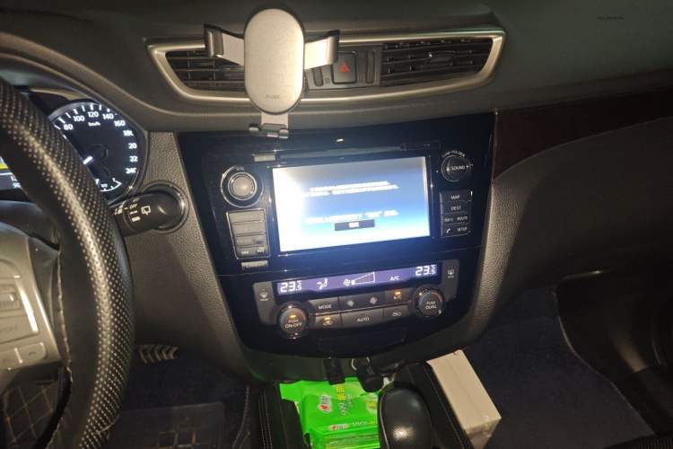 Used Nissan X-Trail 2014 2.5L CVT Ultimate Edition 4WD Audio And AC Panel