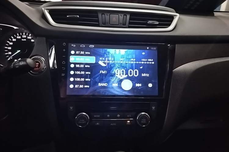 Used Nissan X-Trail 2014 2.0L CVT Comfort Edition 2WD Audio And AC Panel