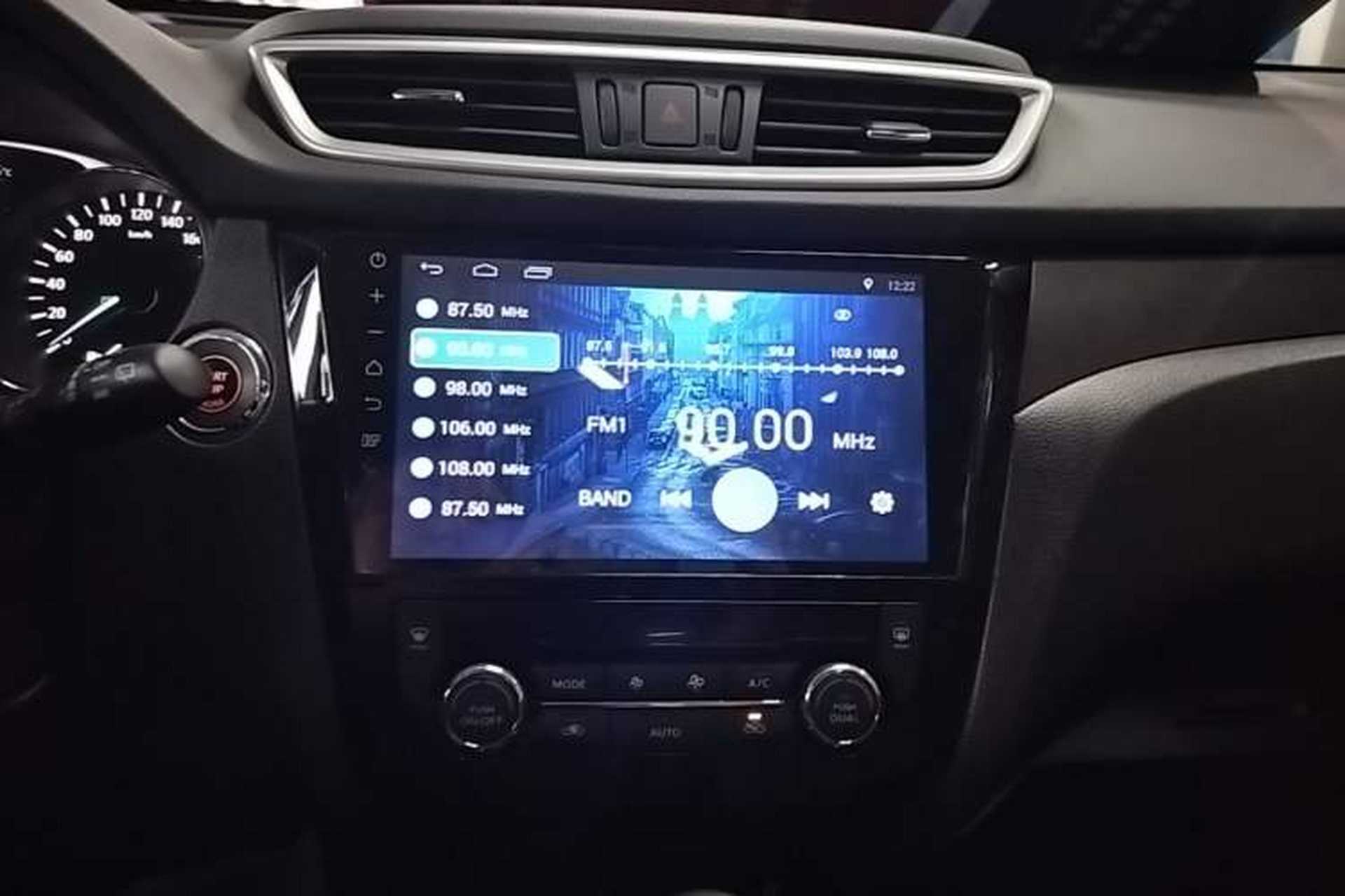 Used Nissan X-Trail 2014 2.0L CVT Comfort Edition 2WD Audio And AC Panel