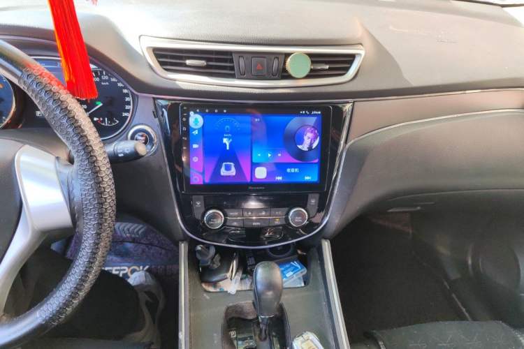 Used Nissan X-Trail 2014 2.0L CVT Comfort Edition 2WD Audio And AC Panel