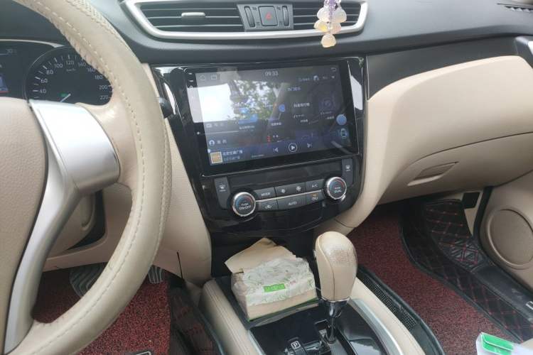 Used Nissan X-Trail 2014 2.0L CVT Comfort Edition 2WD Audio And AC Panel
