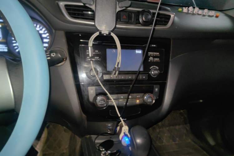 Used Nissan X-Trail 2014 2.0L CVT Comfort Edition 2WD Audio And AC Panel