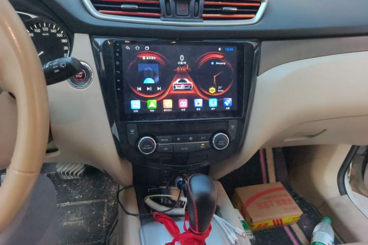 Used Nissan X-Trail 2014 2.0L CVT Comfort Edition 2WD Audio And AC Panel