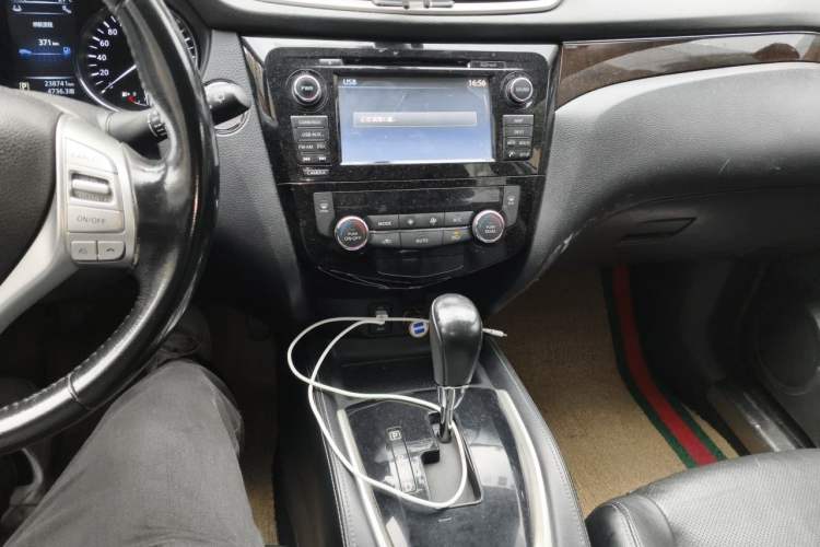 Used Nissan X-Trail 2014 2.5L CVT Ultimate Edition 4WD Audio And AC Panel