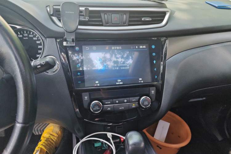 Used Nissan X-Trail 2014 2.0L CVT Comfort Edition 2WD Audio And AC Panel