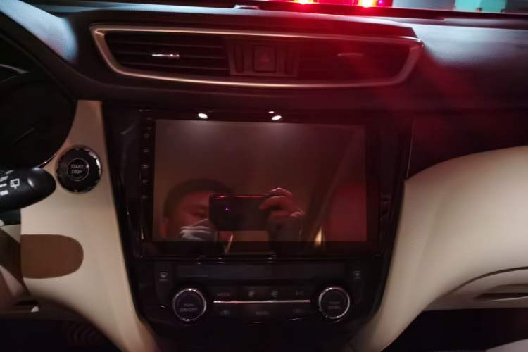 Used Nissan X-Trail 2014 2.0L CVT Comfort Edition 2WD Audio And AC Panel