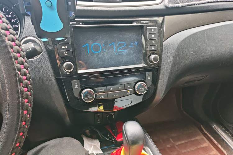 Used Nissan X-Trail 2014 2.0L CVT Comfort Edition 2WD Audio And AC Panel