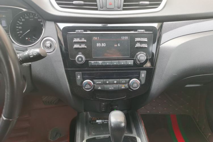 Used Nissan X-Trail 2014 2.5L CVT Leading Edition 4WD Audio And AC Panel