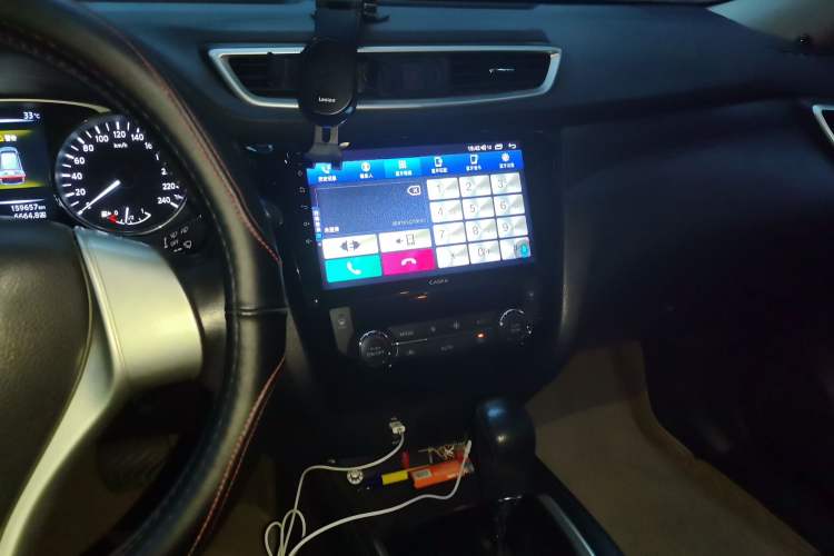 Used Nissan X-Trail 2014 2.0L CVT Comfort Edition 2WD Audio And AC Panel