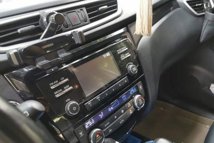 Used Nissan X-Trail 2014 2.5L CVT Leading Edition 4WD Audio And AC Panel