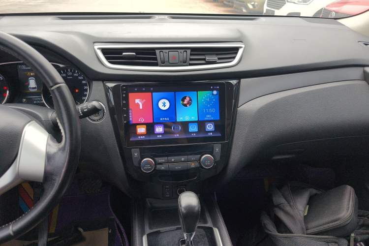 Used Nissan X-Trail 2014 2.0L CVT Comfort Edition 2WD Audio And AC Panel