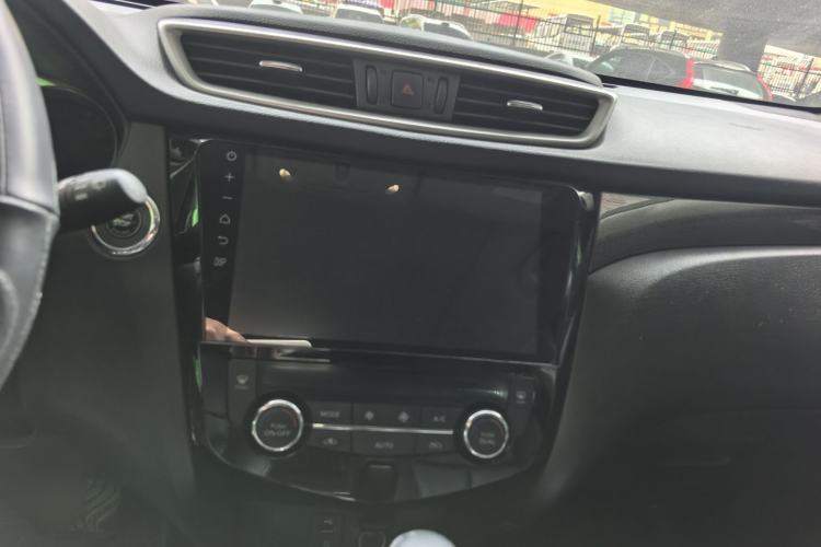 Used Nissan X-Trail 2014 2.5L CVT Leading Edition 4WD Audio And AC Panel