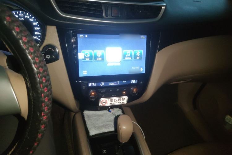 Used Nissan X-Trail 2014 2.0L CVT Comfort Edition 2WD Audio And AC Panel